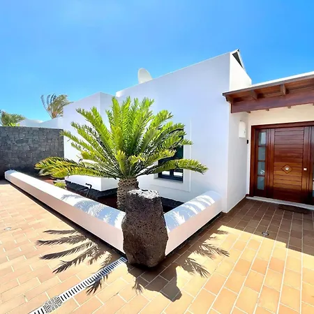 Mamma Mia Sleeps 6 With Pool Villa Playa Blanca (Lanzarote)
