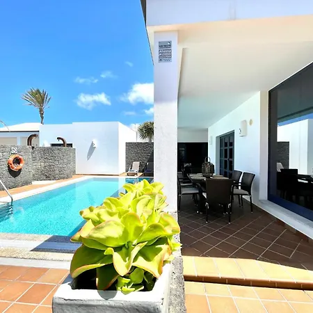 Mamma Mia Sleeps 6 With Pool * Playa Blanca (Lanzarote)